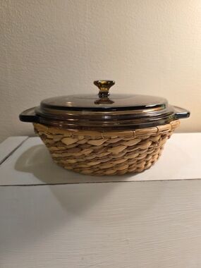 Anchor Amber 1.5QT Round Casserole Dish w/ Basket